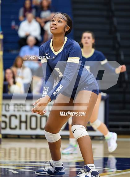 Thumbnail 1 in St. George's @ Arlington photogallery.