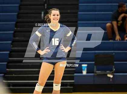 Thumbnail 2 in St. George's @ Arlington photogallery.