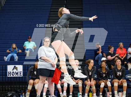 Thumbnail 3 in St. George's @ Arlington photogallery.