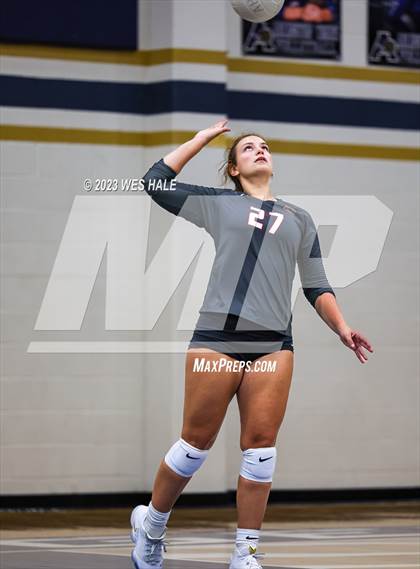 Thumbnail 2 in St. George's @ Arlington photogallery.