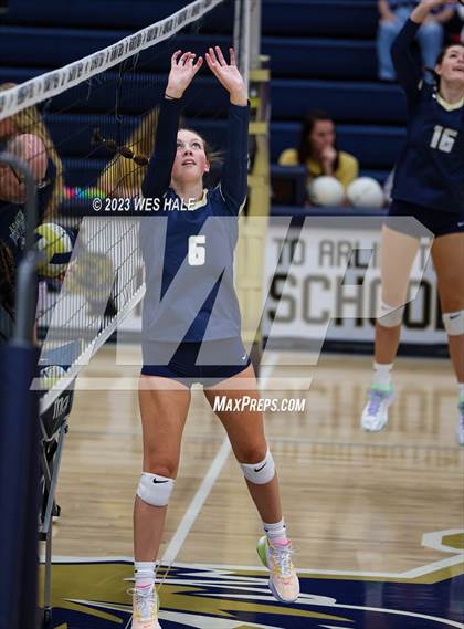 Thumbnail 2 in St. George's @ Arlington photogallery.