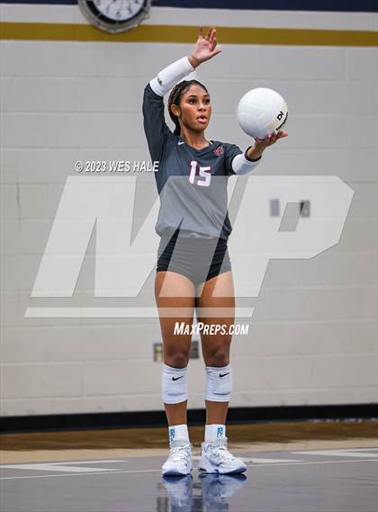 Thumbnail 2 in St. George's @ Arlington photogallery.