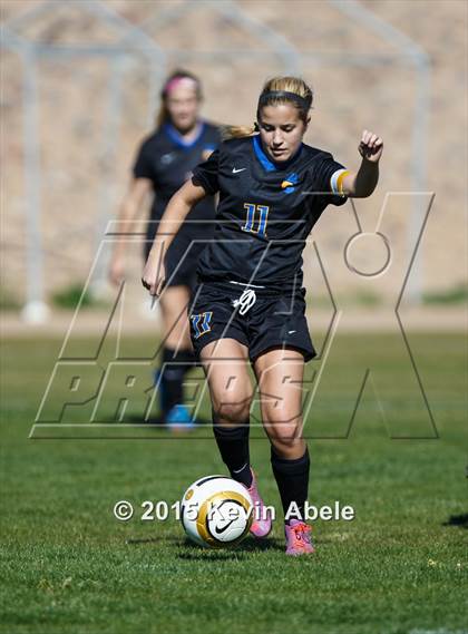 Thumbnail 2 in Phoenix Country Day vs. Scottsdale Prep photogallery.