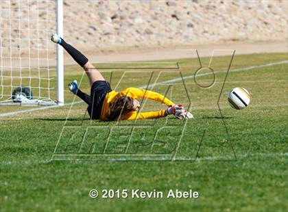 Thumbnail 1 in Phoenix Country Day vs. Scottsdale Prep photogallery.
