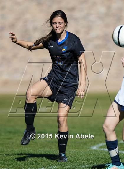 Thumbnail 2 in Phoenix Country Day vs. Scottsdale Prep photogallery.