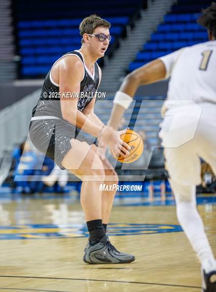 Thumbnail 3 in Harvard-Westlake vs. St. John Bosco photogallery.