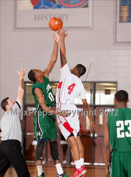 Thumbnail 2 in Fort Bend Travis vs Fort Bend Hightower (UIL 5A Region 3 Final) photogallery.