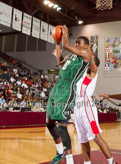 Thumbnail 2 in Fort Bend Travis vs Fort Bend Hightower (UIL 5A Region 3 Final) photogallery.
