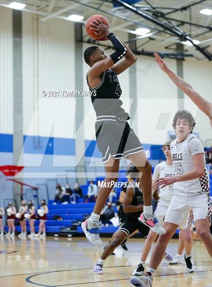 Thumbnail 1 in Young Men's Leadership Academy @ Bridgeport (UIL 4A Bi-District Playoff) photogallery.