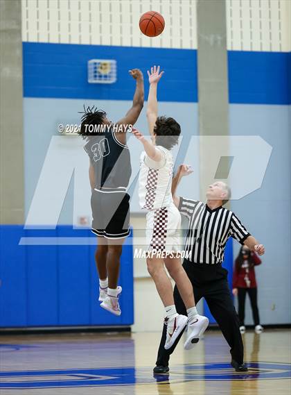 Thumbnail 3 in Young Men's Leadership Academy @ Bridgeport (UIL 4A Bi-District Playoff) photogallery.