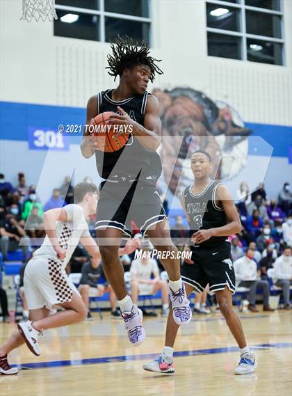 Thumbnail 3 in Young Men's Leadership Academy @ Bridgeport (UIL 4A Bi-District Playoff) photogallery.