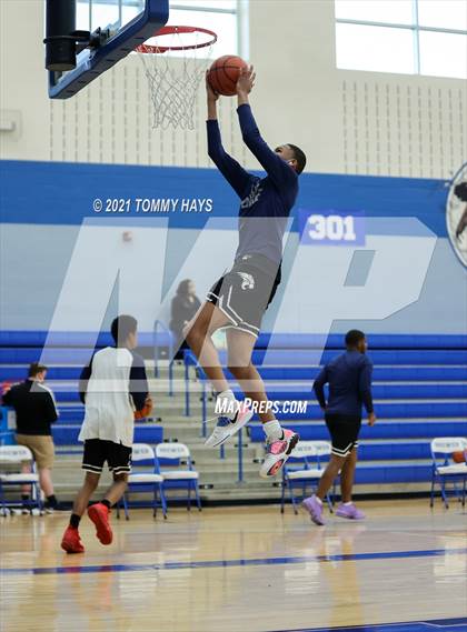 Thumbnail 2 in Young Men's Leadership Academy @ Bridgeport (UIL 4A Bi-District Playoff) photogallery.