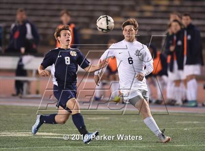 Thumbnail 3 in Holy Cross vs. St. Thomas More (LHSAA D2 Final) photogallery.
