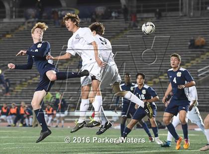 Thumbnail 1 in Holy Cross vs. St. Thomas More (LHSAA D2 Final) photogallery.