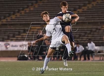 Thumbnail 2 in Holy Cross vs. St. Thomas More (LHSAA D2 Final) photogallery.