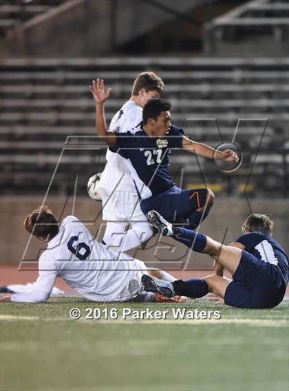 Thumbnail 2 in Holy Cross vs. St. Thomas More (LHSAA D2 Final) photogallery.