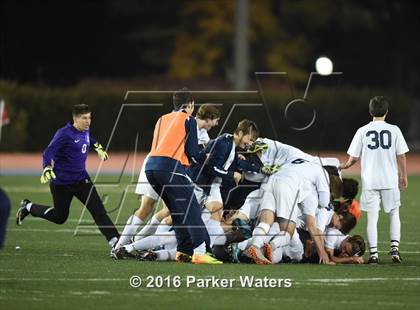 Thumbnail 1 in Holy Cross vs. St. Thomas More (LHSAA D2 Final) photogallery.