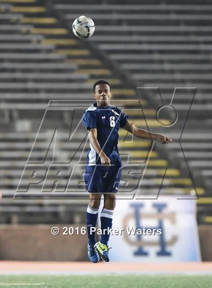 Thumbnail 1 in Holy Cross vs. St. Thomas More (LHSAA D2 Final) photogallery.
