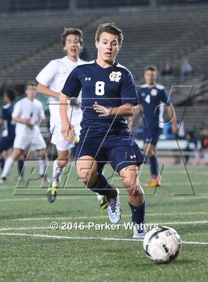 Thumbnail 3 in Holy Cross vs. St. Thomas More (LHSAA D2 Final) photogallery.