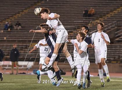 Thumbnail 3 in Holy Cross vs. St. Thomas More (LHSAA D2 Final) photogallery.