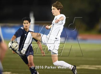 Thumbnail 1 in Holy Cross vs. St. Thomas More (LHSAA D2 Final) photogallery.