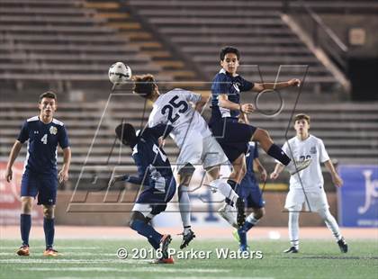 Thumbnail 1 in Holy Cross vs. St. Thomas More (LHSAA D2 Final) photogallery.