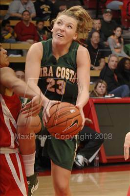 Thumbnail 2 in Mira Costa vs. Mater Dei (Nike Extravaganza) photogallery.