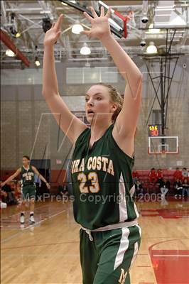 Thumbnail 2 in Mira Costa vs. Mater Dei (Nike Extravaganza) photogallery.