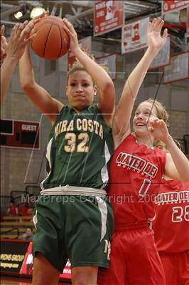 Thumbnail 1 in Mira Costa vs. Mater Dei (Nike Extravaganza) photogallery.