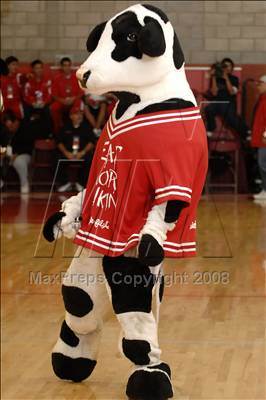 Thumbnail 1 in Mira Costa vs. Mater Dei (Nike Extravaganza) photogallery.