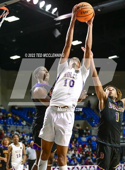 Thumbnail 3 in Osceola vs. Dumas (AAA 3A State Final) photogallery.