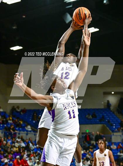 Thumbnail 3 in Osceola vs. Dumas (AAA 3A State Final) photogallery.