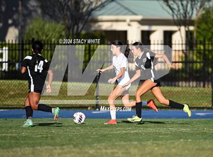 Thumbnail 3 in St. Petersburg Catholic @ Out-of-Door Academy (ODA Preseason Jamboree) photogallery.