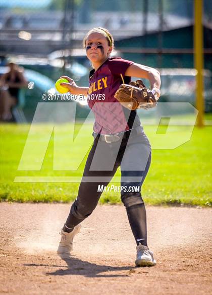 Thumbnail 2 in Little Miami vs McAuley (OHSAA D1 Sectional) photogallery.