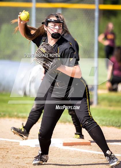 Thumbnail 2 in Little Miami vs McAuley (OHSAA D1 Sectional) photogallery.