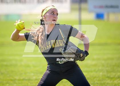 Thumbnail 2 in Little Miami vs McAuley (OHSAA D1 Sectional) photogallery.