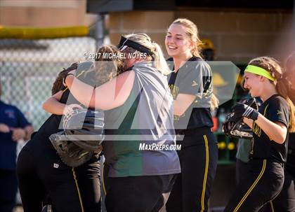 Thumbnail 2 in Little Miami vs McAuley (OHSAA D1 Sectional) photogallery.