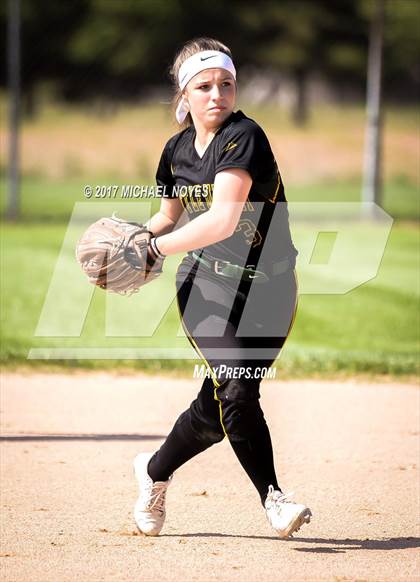 Thumbnail 3 in Little Miami vs McAuley (OHSAA D1 Sectional) photogallery.