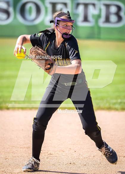 Thumbnail 2 in Little Miami vs McAuley (OHSAA D1 Sectional) photogallery.