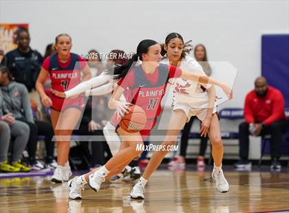 Thumbnail 2 in Plainfield vs. Pike (IHSAA 4A Sectional Semifinal) photogallery.
