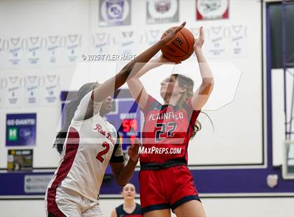 Thumbnail 2 in Plainfield vs. Pike (IHSAA 4A Sectional Semifinal) photogallery.