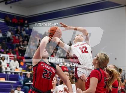 Thumbnail 3 in Plainfield vs. Pike (IHSAA 4A Sectional Semifinal) photogallery.