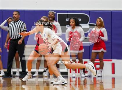Thumbnail 3 in Plainfield vs. Pike (IHSAA 4A Sectional Semifinal) photogallery.