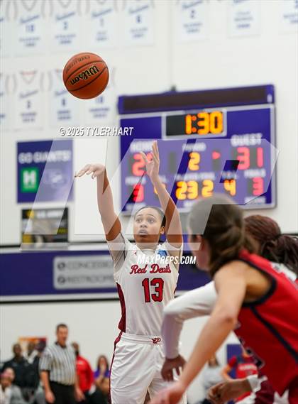 Thumbnail 2 in Plainfield vs. Pike (IHSAA 4A Sectional Semifinal) photogallery.
