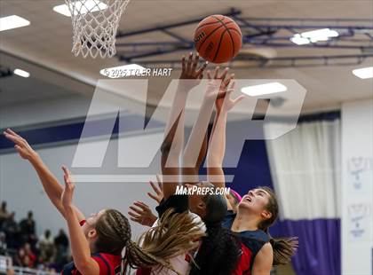 Thumbnail 3 in Plainfield vs. Pike (IHSAA 4A Sectional Semifinal) photogallery.