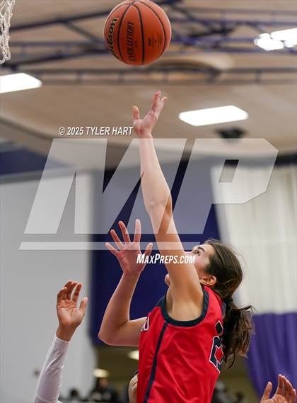 Thumbnail 1 in Plainfield vs. Pike (IHSAA 4A Sectional Semifinal) photogallery.