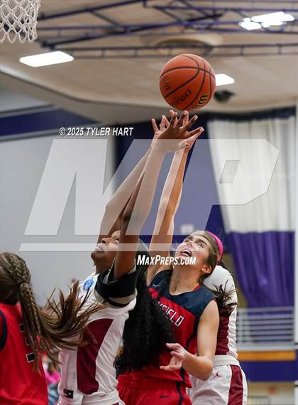 Thumbnail 1 in Plainfield vs. Pike (IHSAA 4A Sectional Semifinal) photogallery.