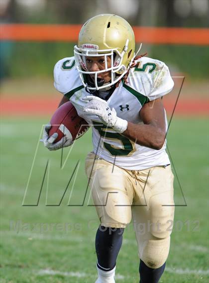 Thumbnail 2 in Lake Forest Academy vs. Bishop McNamara photogallery.