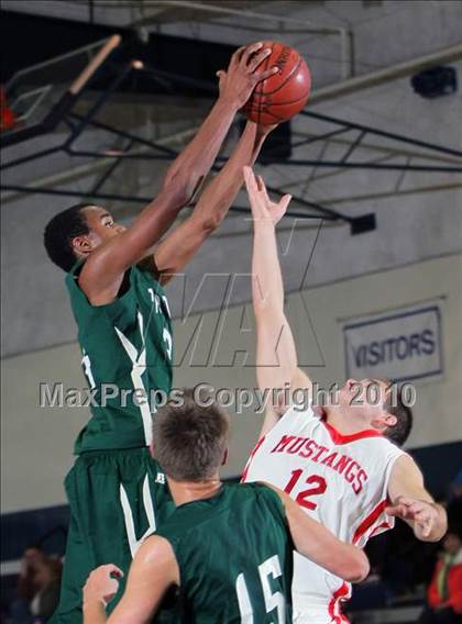 Thumbnail 3 in Monte Vista vs. Palo Alto (DJ Frandsen Memorial) photogallery.