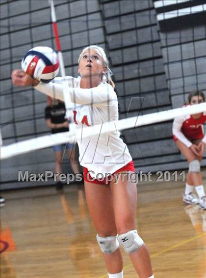 Thumbnail 3 in Torrey Pines vs. Mater Dei (Durango Fall Classic)  photogallery.